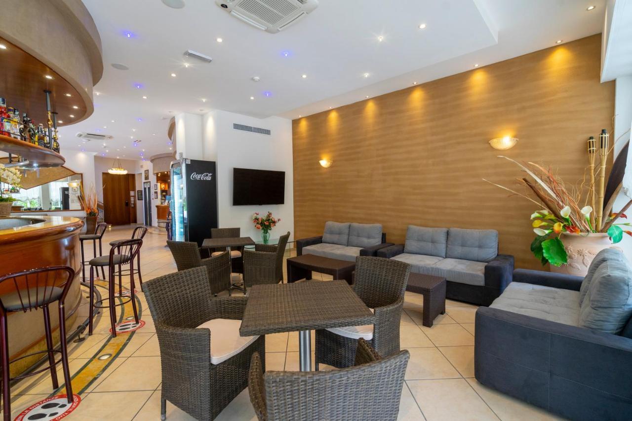 Hotel Mocambo Riccione Exterior photo