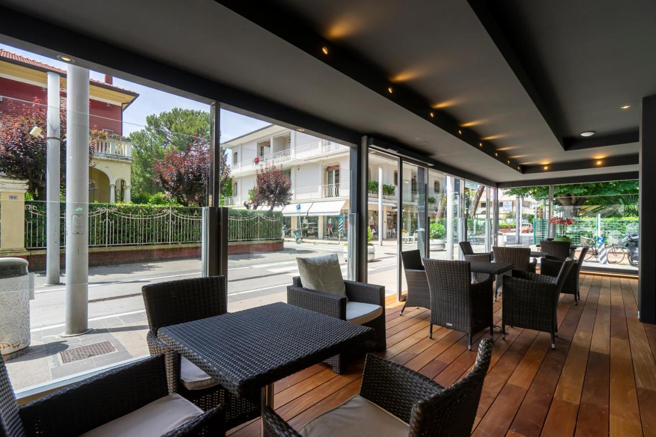 Hotel Mocambo Riccione Exterior photo
